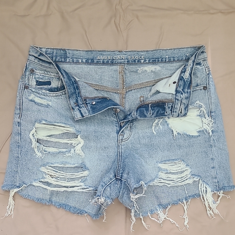 American Eagle Outfitters 90's Boyfriend Jean Shorts Distressed Style